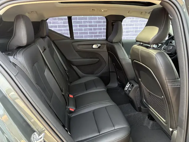 Volvo XC40 2.0 B4 Plus Dark 2025 Benzine 6
