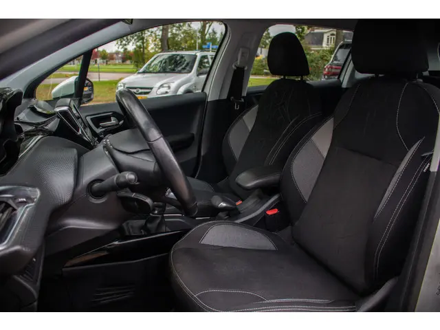 Peugeot 2008 1.2 PureTech Active 2019 Benzine 4