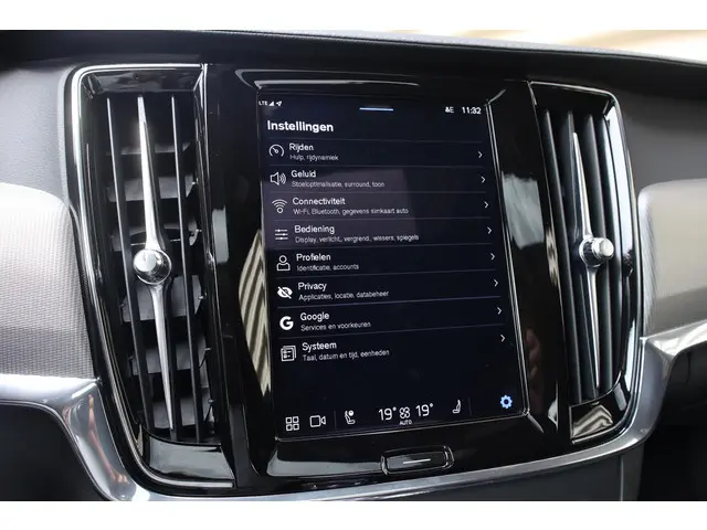 Volvo S90 T8 AWD Ultimate Dark 2024 Hybride Benzine 46