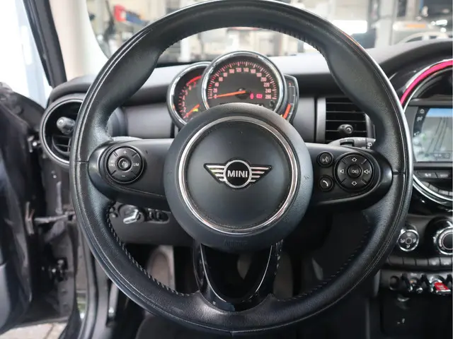 MINI 5-Deurs Mini 1.5 2019 Benzine 17
