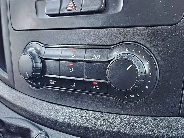 Mercedes-Benz Vito 109 2016 Diesel 10