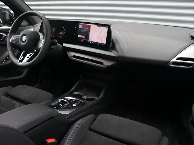 BMW 1 Serie 5-deurs 120 2025 Benzine 16