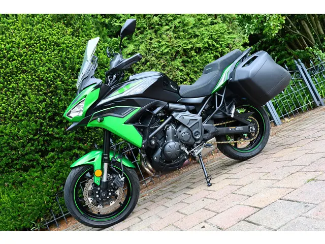 Kawasaki Versys 650 TOURER ABS 2023 Benzine 3