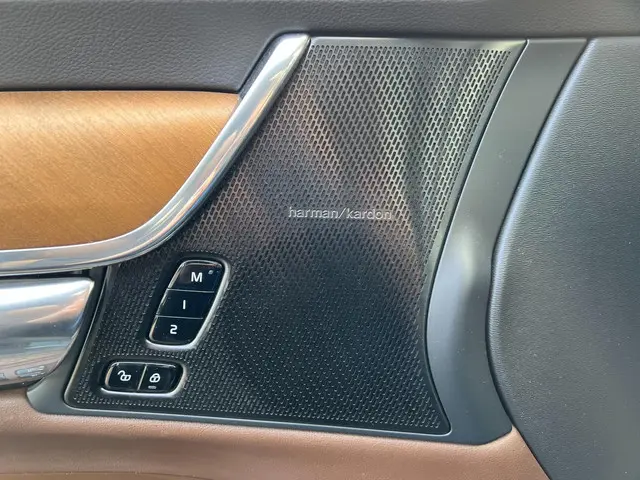 Volvo V90 2.0 T4 Business Luxury+ 2020 Benzine 18