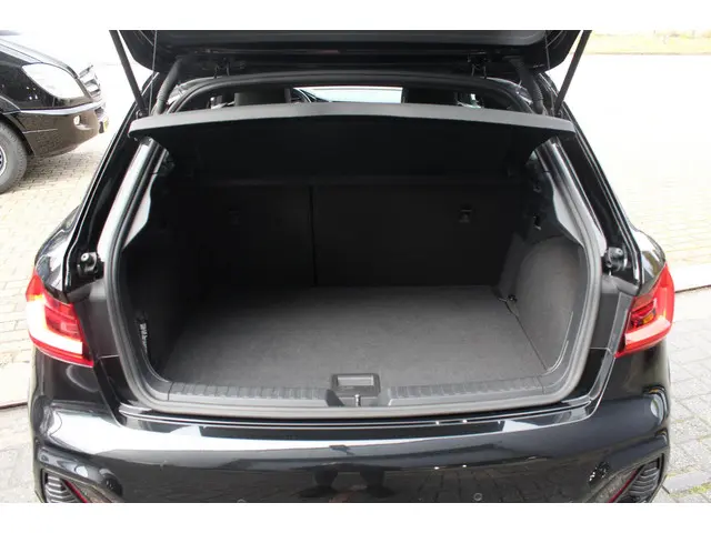 Audi A1 citycarver 30 TFSI epic Automaat 2020 Benzine 19