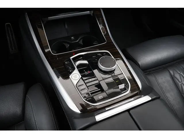 BMW X5 xDrive50e 2025 Hybride Benzine 24