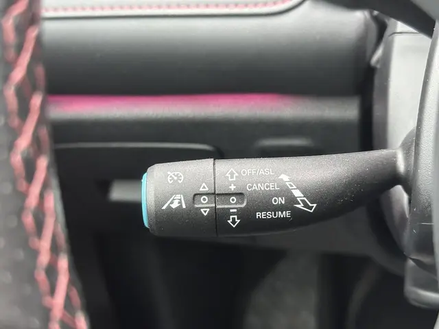 MG EHS 1.5 TGDI Luxury 2023 Hybride Benzine 23