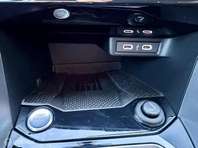 Volkswagen T-Roc 1.5 TSI Life Edition 2025 Benzine 23