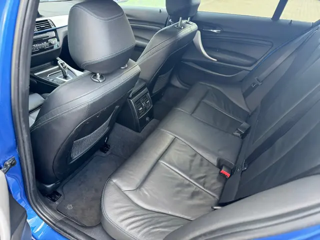 BMW 1 Serie M140i xDrive 2019 Benzine 19
