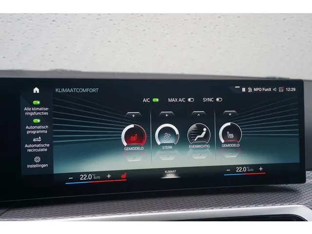 BMW 3 Serie Sedan 318i 2025 Benzine 35
