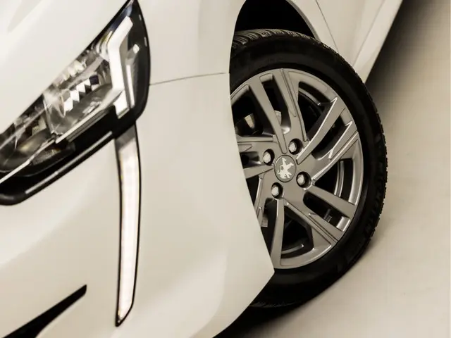 Peugeot 208 1.2 PureTech Sport 2020 Benzine 30