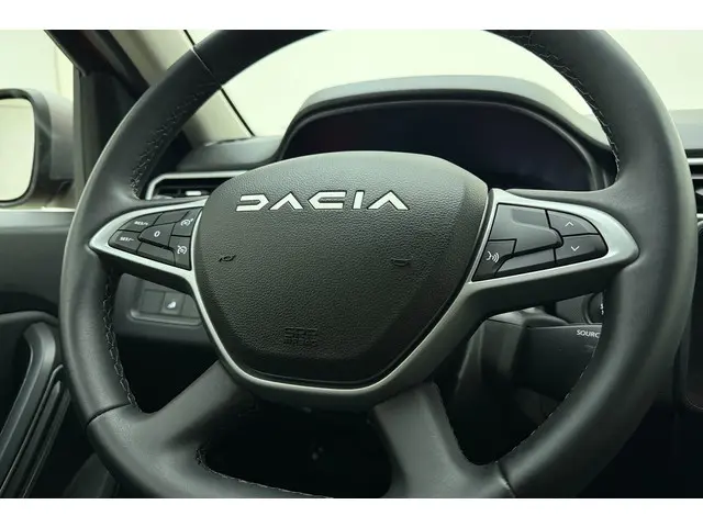 Dacia Duster 1.3 TCe 150 Journey 2023 Benzine 18