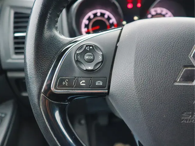 Mitsubishi ASX 1.6 Cleartec Connect Pro+ 2018 Benzine 11