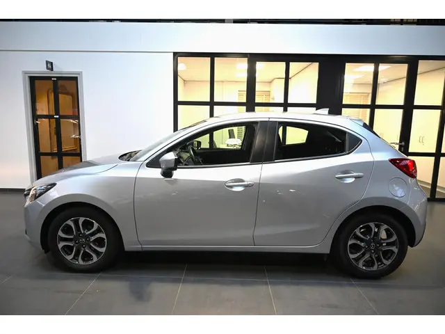Mazda 2 2