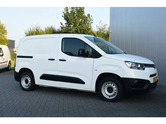 Toyota ProAce CITY 1.5 D-4D Cool Comfort 2020 Diesel 9