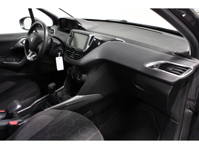 Peugeot 2008 1.2 PureTech Blue Lion 2018 Benzine 21