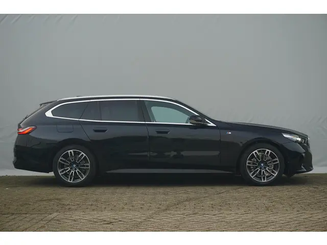 BMW 5 Serie Touring 530e 2024 Hybride Benzine 4