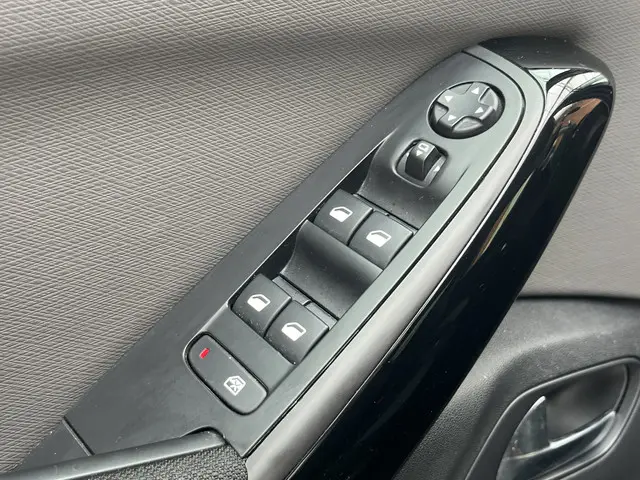 Citroën C4 Picasso PureTech 130 Feel 2018 Benzine 25