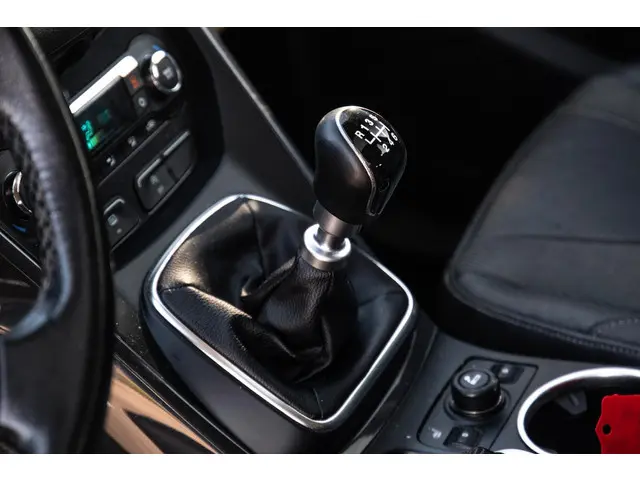 Ford Kuga 1.6 Titanium 2013 Benzine 25