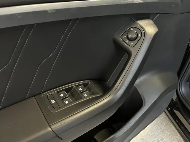 SEAT Ateca 1.5 TSI Style Business Intense 2021 Benzine 37