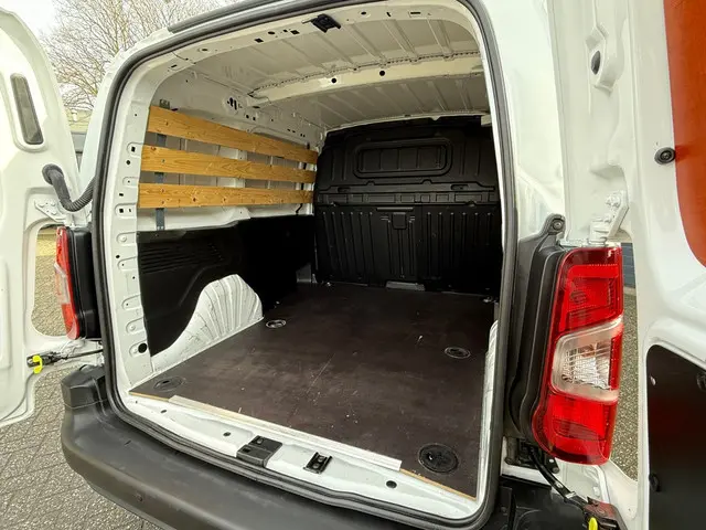 Toyota ProAce CITY 1.5 D-4D Cool|trekhaak 2022 Diesel 11