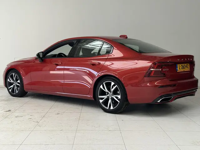 Volvo S60 2.0 B4 R-Design 2021 Benzine 6