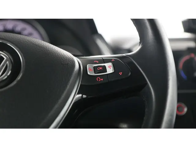 Volkswagen up! 1.0 BMT 60pk Move up! 2020 Benzine 22