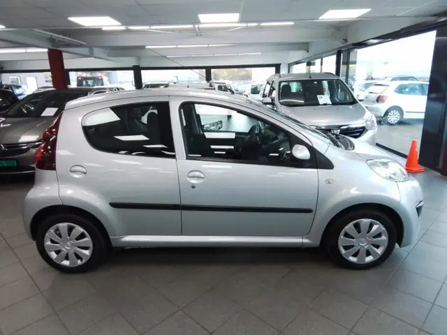 Peugeot 107 1.0 Active 2013 Benzine 5