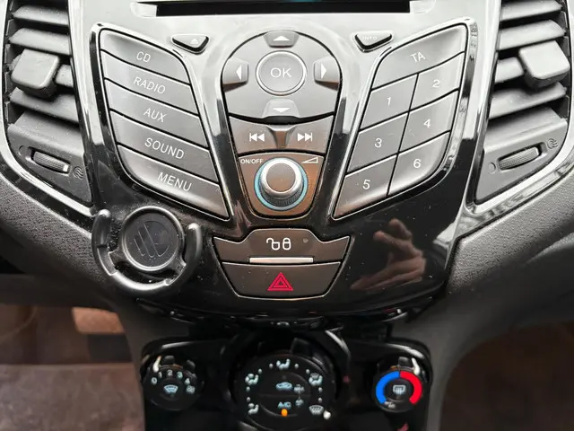 Ford Fiesta 1.6 Ti-VCT Titanium AUTOMAAT ! 2017 Benzine 9