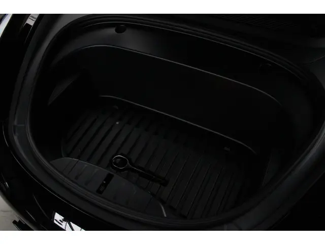 Tesla Model 3 RWD 2022 Elektrisch 25