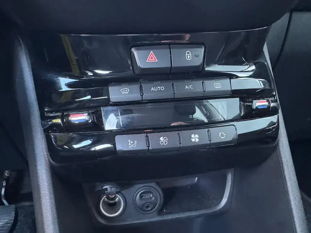 Peugeot 208 1.4 VTi Access ( AIRCO + 5 DRS ) 2012 Benzine 14