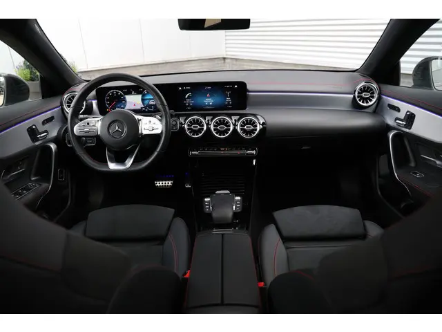Mercedes-Benz CLA 200 164PK AMG Night Aut. 2020 Benzine 54
