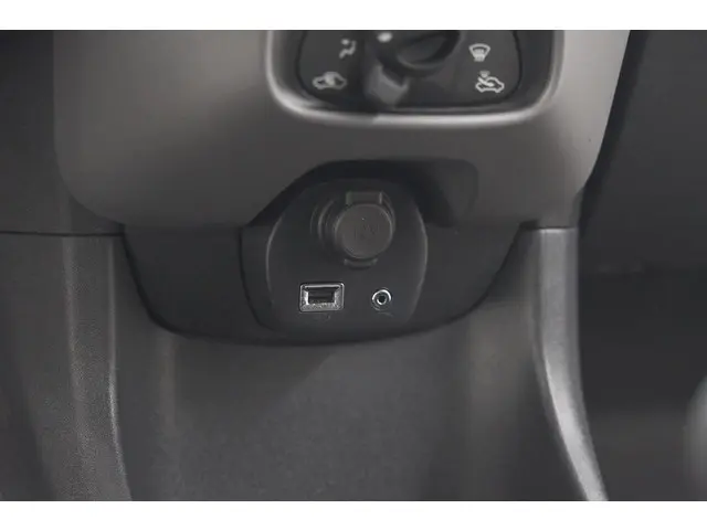 Peugeot 108 1.0 e-VTi Active 2021 Benzine 36