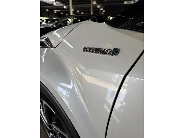 Toyota C-HR 1.8 Hybrid Bi-Tone 2021 Hybride Benzine 20
