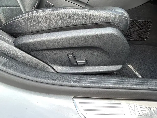 Mercedes-Benz C-Klasse C180 AMG line 2014 Benzine 32
