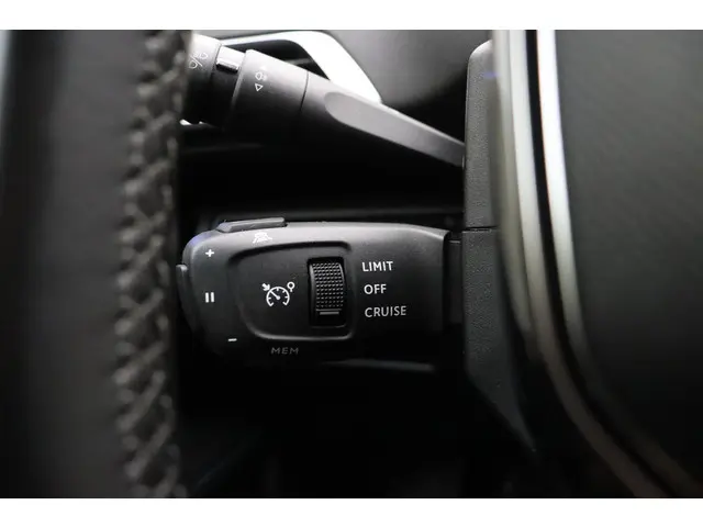 Peugeot 3008 1.2T 130pk Blue Lease Allure 2021 Benzine 27