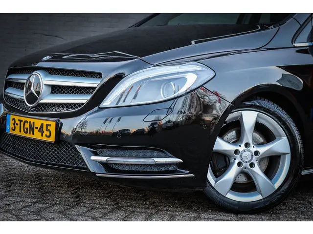 Mercedes-Benz B-Klasse 180 Prestige 2013 Benzine 17