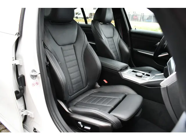 BMW 3 Serie 330 d M-Sport Pro 2023 Diesel 59