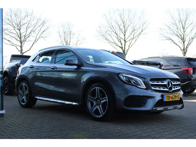 Mercedes-Benz GLA 180 Business 2018 Benzine 7