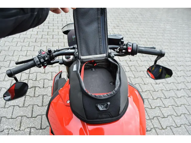BMW S 1000 R  Alle pakketten 2022 Benzine 28