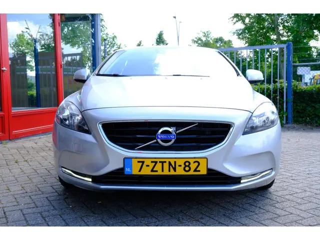 Volvo V40 1.6 T2 Summum Navi|Leder|Clima|LMV 2015 Benzine 7