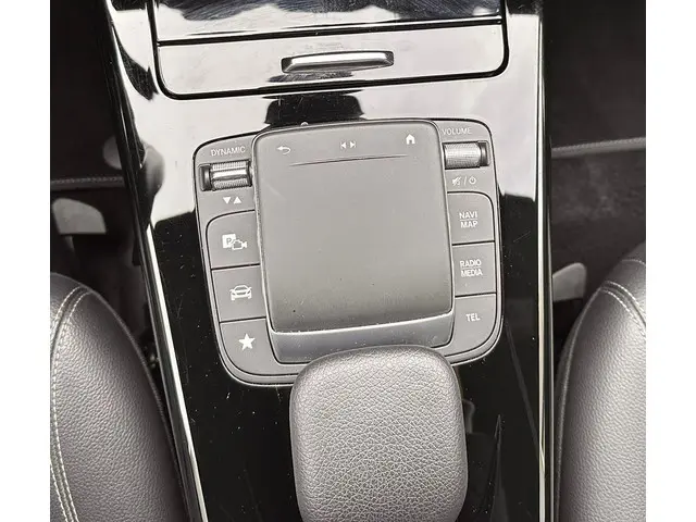 Mercedes-Benz CLA 180 Luxury Line 2022 Benzine 13