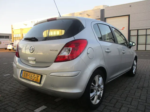 Opel Corsa 1.2 EcoFlex Active 2013 Benzine 12