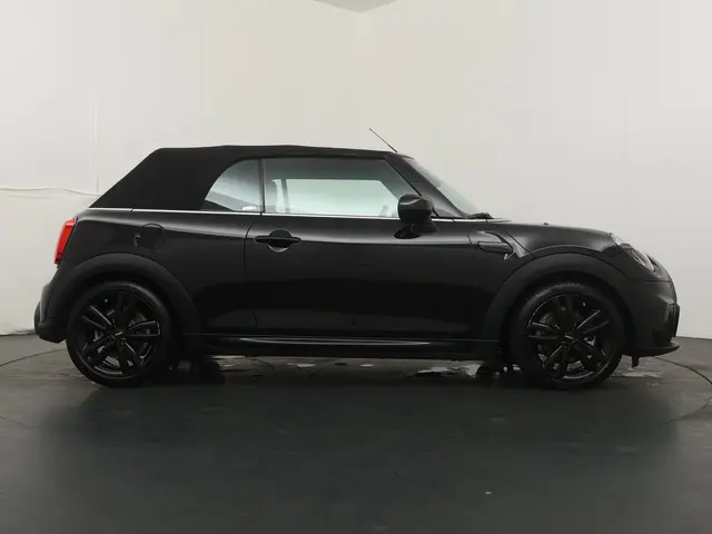 MINI Cooper Cabrio 3-deurs 2022 Benzine 8