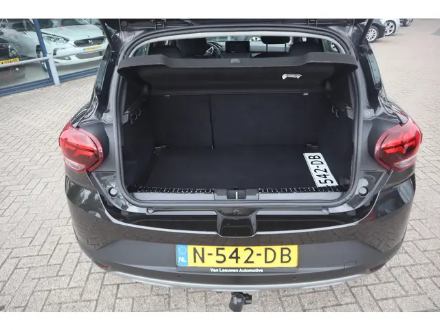 Volvo V40 Cross Country 1.5 T3 Momentum 2015 Benzine 27