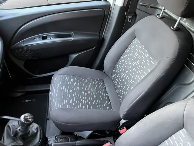 Opel Combo 1.3 CDTi L1H1 ec.Sel 2014 Diesel 10