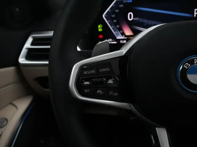 BMW 3 Serie Touring 330e 2025 Hybride Benzine 19