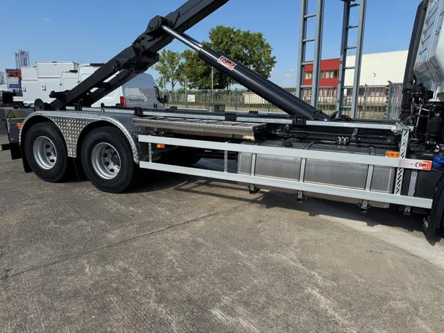 Iveco X-Way 570 6x2 haakarmsysteem 30 ton 2025 Diesel 11