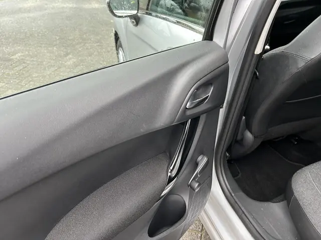 Citroën C3 1.2 PureTech Collection 2015 Benzine 9