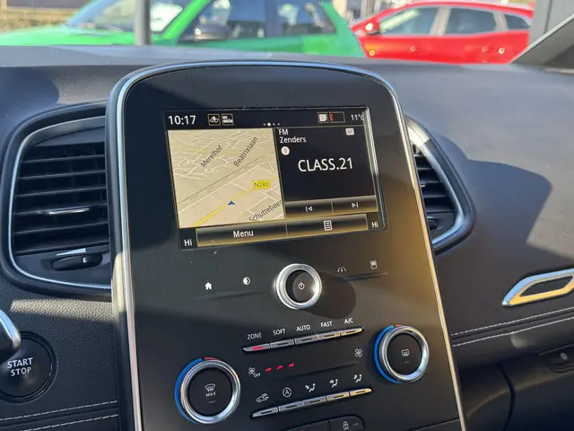 Renault Scénic TCe 140 Techno 2021 Benzine 18